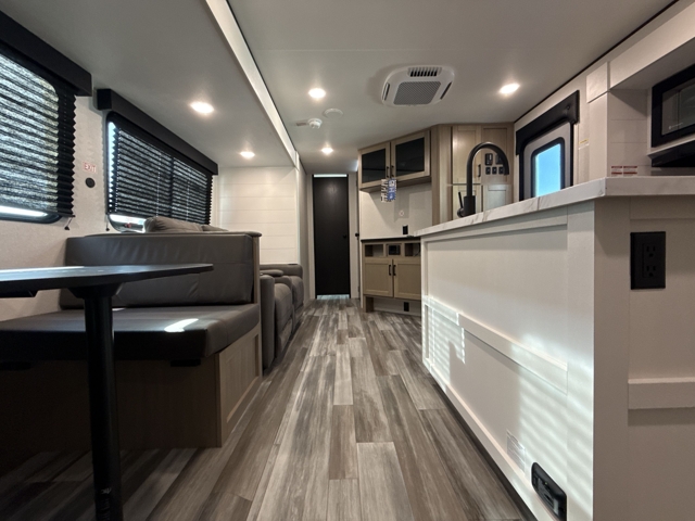 2026 Jayco Jay Flight SLX 333BTS — photo 4 of 8