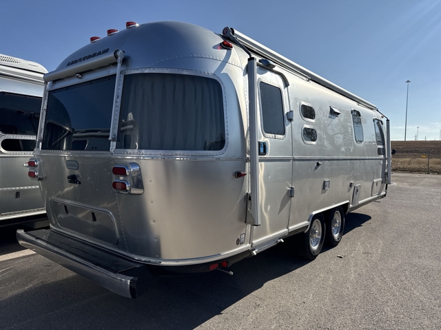 2026 Airstream Globetrotter 27FB Twin — photo 7 of 8