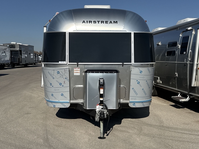 2026 Airstream Globetrotter 27FB Twin — photo 4 of 8