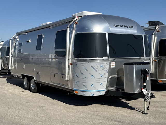 2026 Airstream Globetrotter 27FB Twin — photo 1 of 8