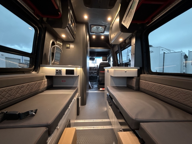 2026 Airstream Interstate 19X — photo 3 of 8