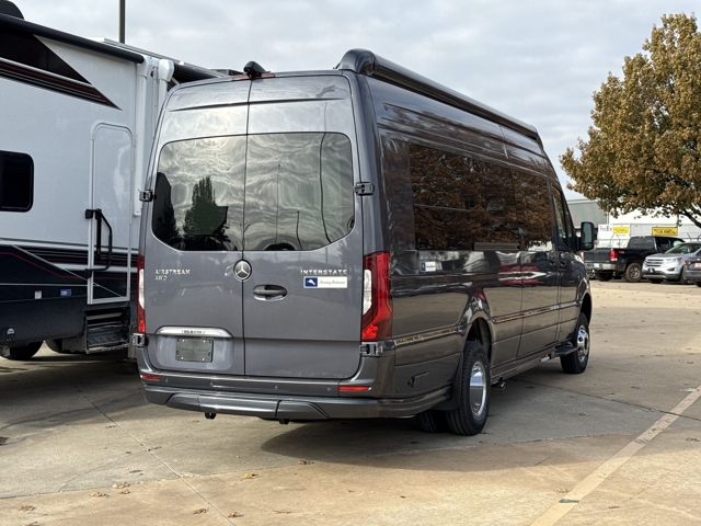 2026 Airstream Interstate 24GT Tommy Bahama Edition — photo 7 of 8