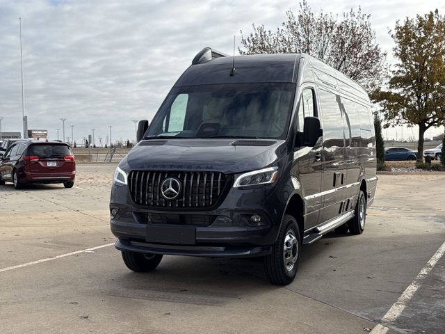 2026 Airstream Interstate 24GT Tommy Bahama Edition — photo 5 of 8