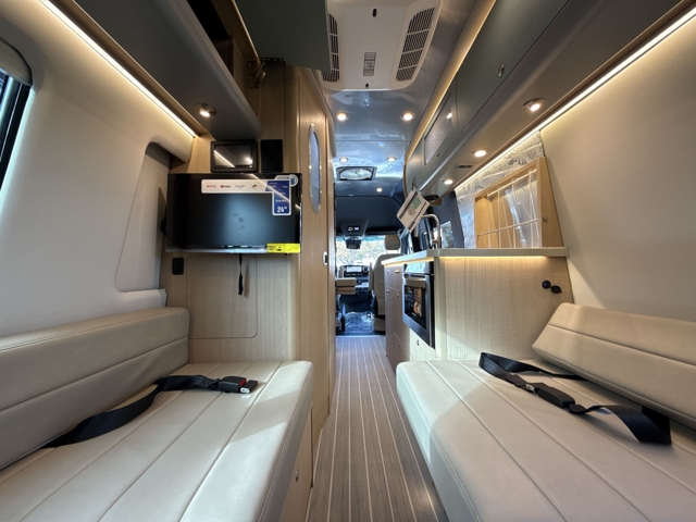 2026 Airstream Interstate 24GT Tommy Bahama Edition — photo 3 of 8