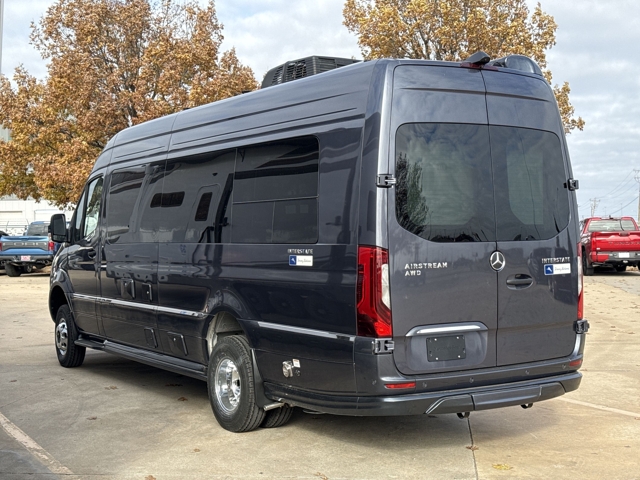 2026 Airstream Interstate 24GT Tommy Bahama Edition — photo 6 of 8