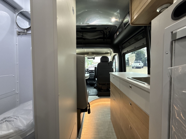 2026 Airstream Rangeline 20 — photo 3 of 8