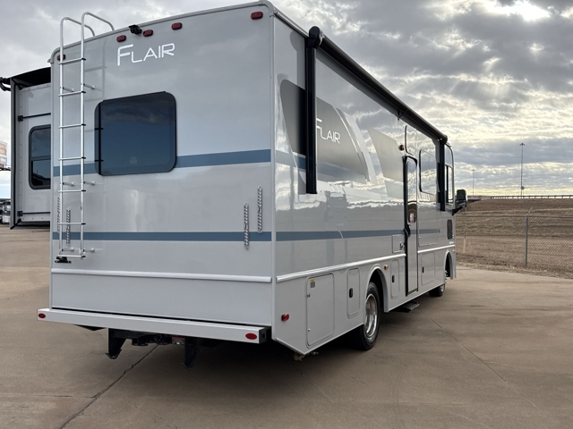 2026 Fleetwood Flair 28A — photo 7 of 8