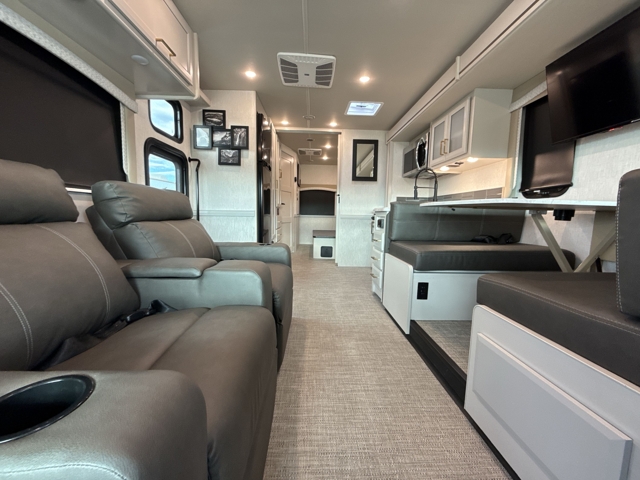 2026 Fleetwood Flair 28A — photo 2 of 8