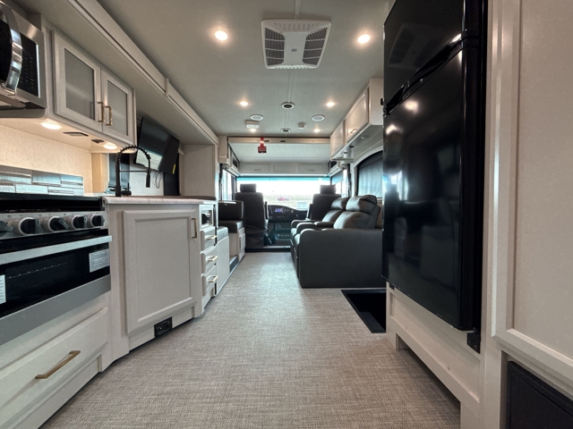2026 Fleetwood Flair 28A — photo 3 of 8