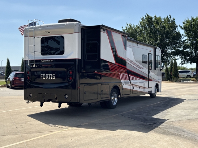 2026 Fleetwood Fortis 34MB — photo 7 of 8
