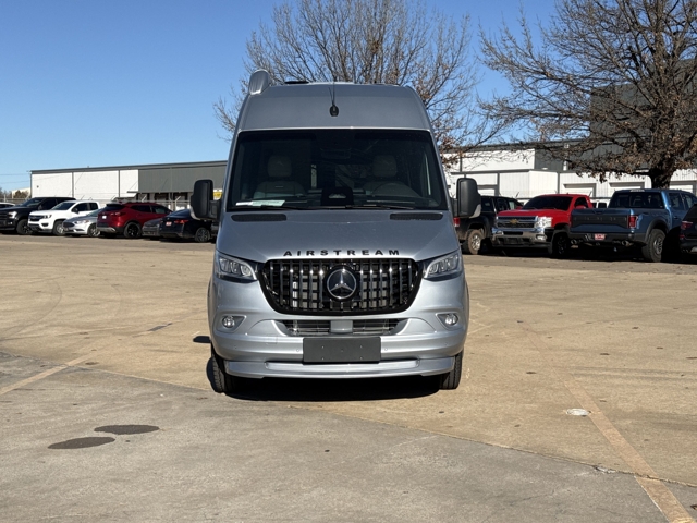 2026 Airstream Interstate 24GL Tommy Bahama Edition — photo 4 of 8