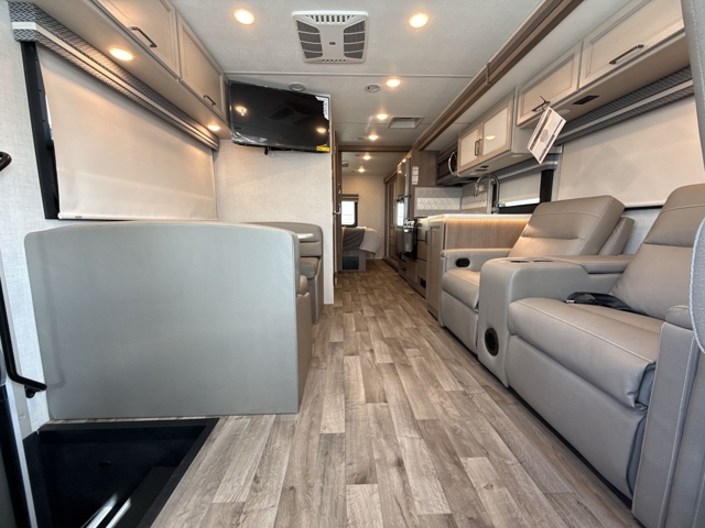 2026 Thor Hurricane 29L — photo 3 of 8