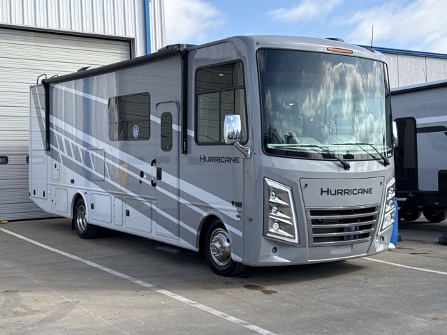 2026 Thor Hurricane 29L — photo 1 of 8