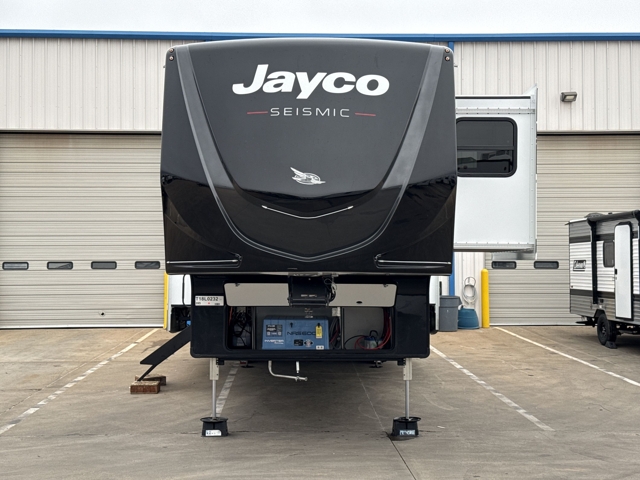 2026 Jayco Seismic 395 — photo 5 of 8