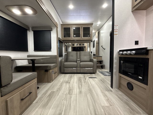2026 Keystone Coleman Legacy 2400REX — photo 3 of 8