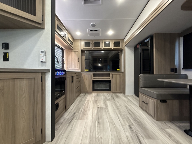 2026 Keystone Coleman Legacy 2400REX — photo 4 of 8