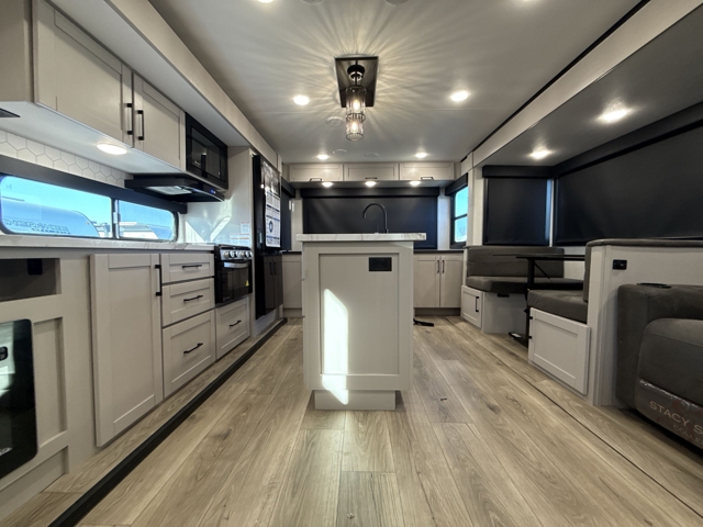 2026 Jayco Jay Feather 27MK — photo 4 of 8