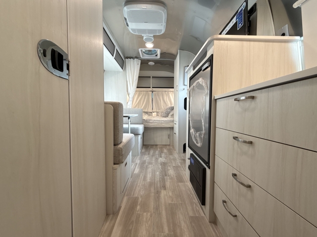 2026 Airstream Bambi 20FB — photo 3 of 8
