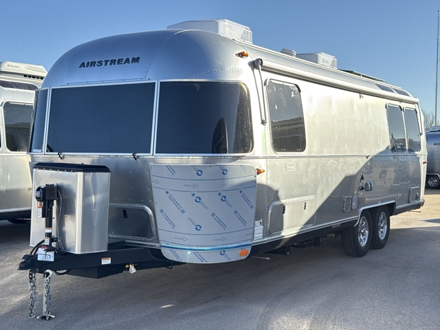 2026 Airstream Flying Cloud 27FB Twin — photo 5 of 8