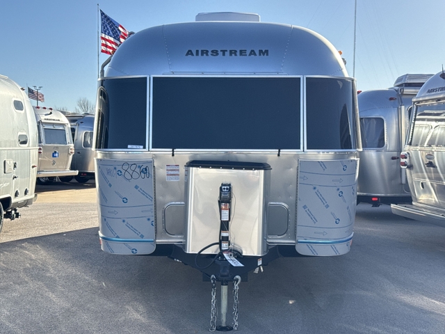 2026 Airstream Flying Cloud 27FB Twin — photo 4 of 8