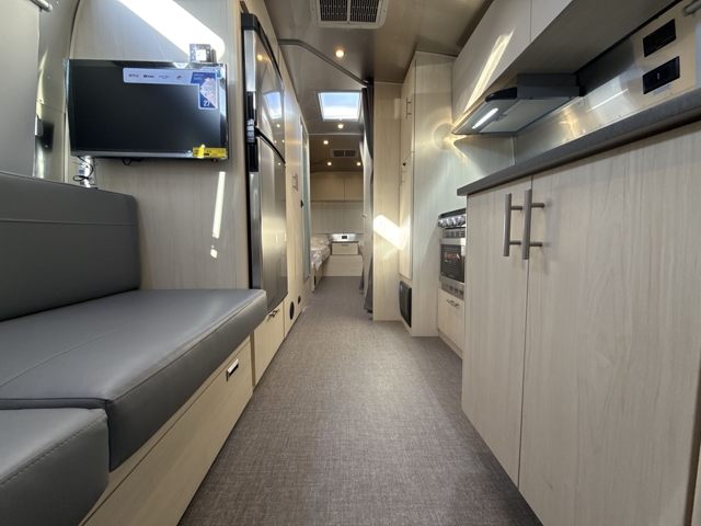 2026 Airstream Flying Cloud 27FB Twin — photo 2 of 8