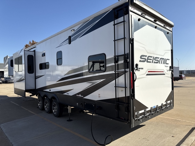 2025 Jayco Seismic 399 — photo 7 of 8