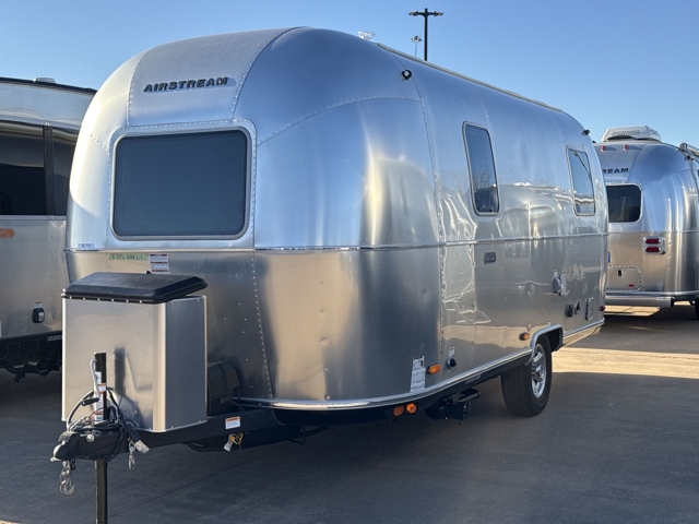 2026 Airstream World Traveler 22RB — photo 5 of 8