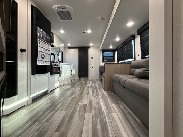 2026 Jayco Jay Flight SLX 295TBS — photo 4 of 8