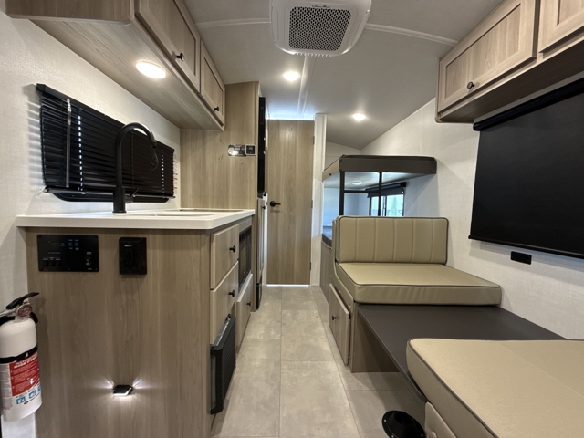 2026 Forest River Rockwood Geo-pro 17LE — photo 3 of 8