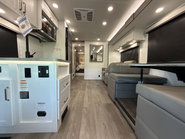 2027 Jayco Greyhawk 30Z — photo 3 of 8