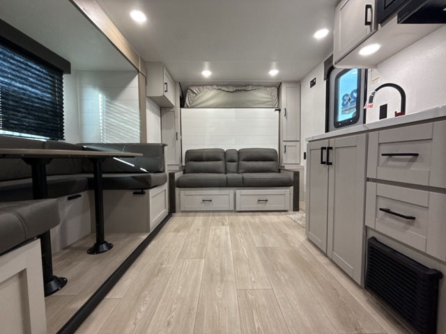 2027 Jayco Jay Flight 197MB — photo 4 of 8