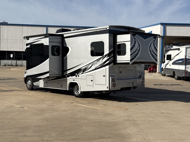 2022 Dynamax Isata 3 24RW — photo 7 of 8