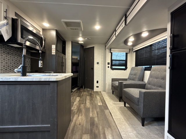 2022 Crossroads Cruiser Aire 22BH — photo 2 of 8