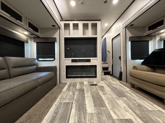 2022 Forest River Sierra Luxury 39BARK — photo 4 of 8