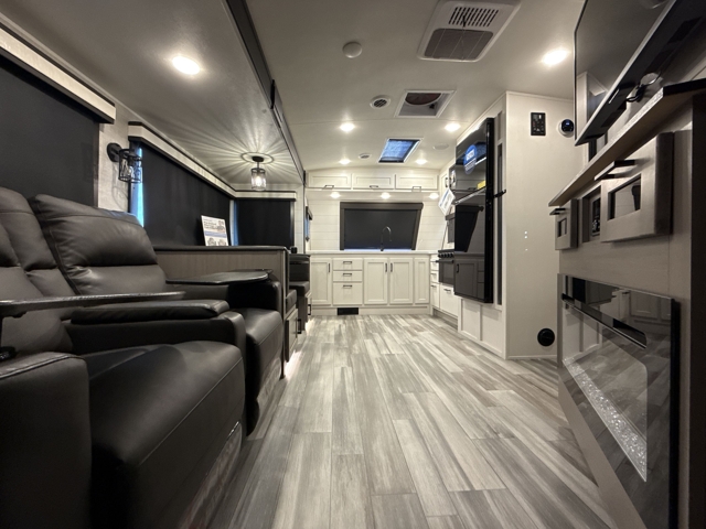 2024 Jayco White Hawk 26FK — photo 4 of 8
