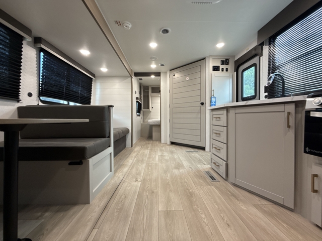 2027 Jayco Jay Flight 265MWS — photo 4 of 8