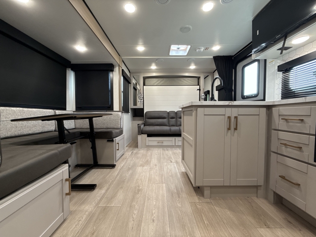 2027 Jayco Jay Feather 21MBH — photo 4 of 8