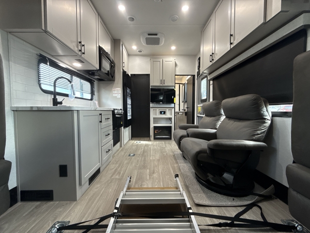 2027 Jayco Seismic 214 — photo 2 of 8