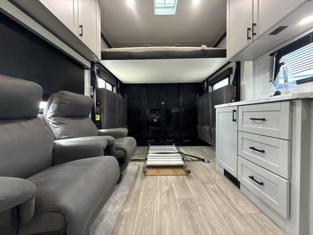 2027 Jayco Seismic 214 — photo 3 of 8