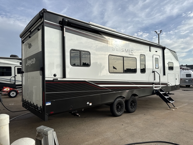 2027 Jayco Seismic 265 — photo 7 of 8