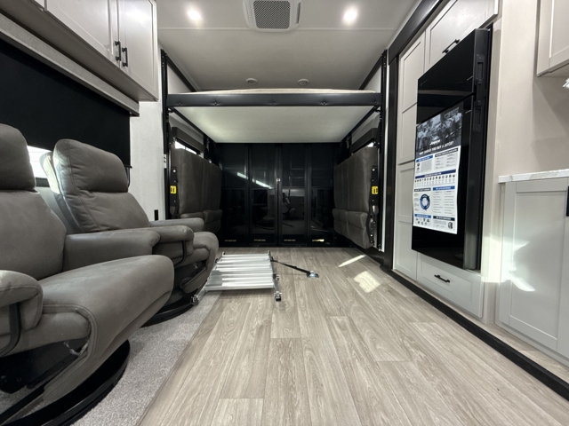 2027 Jayco Seismic 265 — photo 2 of 8