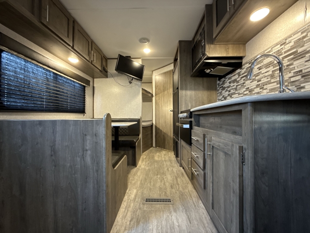 2020 Dutchmen Aspen Trail LE 25BH — photo 2 of 8