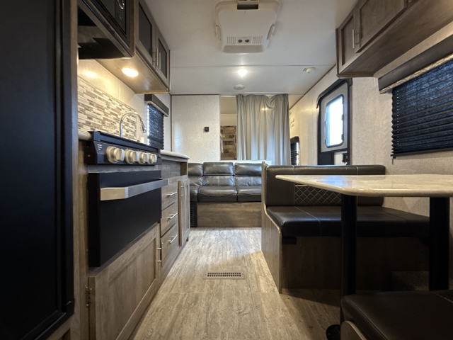 2020 Dutchmen Aspen Trail LE 25BH — photo 3 of 8