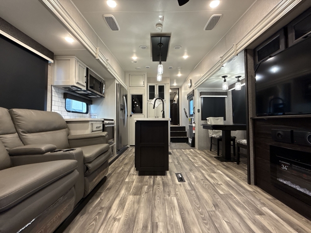 2022 Jayco Eagle 317RLOK — photo 4 of 8