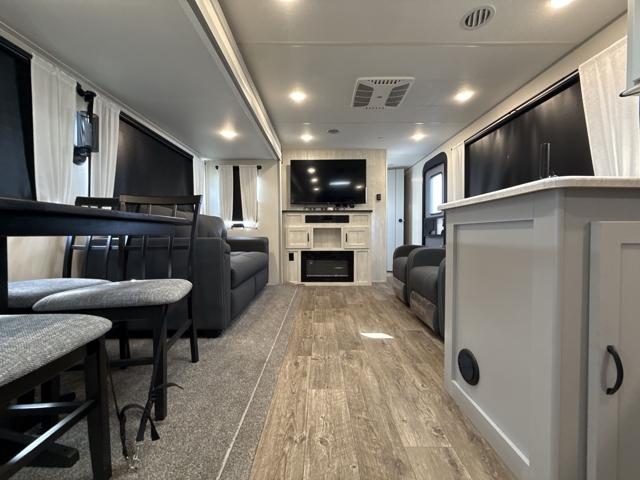 2021 Forest River Vibe 26RK — photo 3 of 8