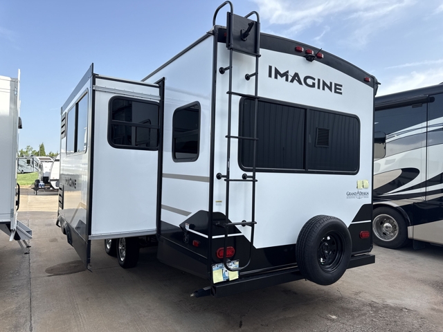 2021 Grand Design Imagine 2500RL — photo 7 of 8