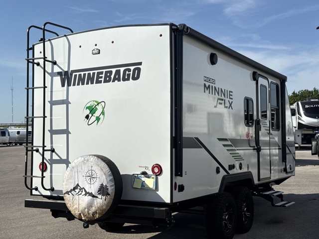 2022 Winnebago Micro Minnie 2108DS — photo 8 of 8