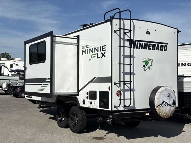 2022 Winnebago Micro Minnie 2108DS — photo 7 of 8
