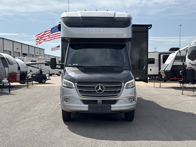 2020 Tiffin Wayfarer 25QW — photo 4 of 8