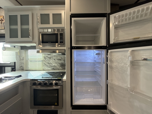 2021 Dutchmen Astoria 2503REF — photo 8 of 8